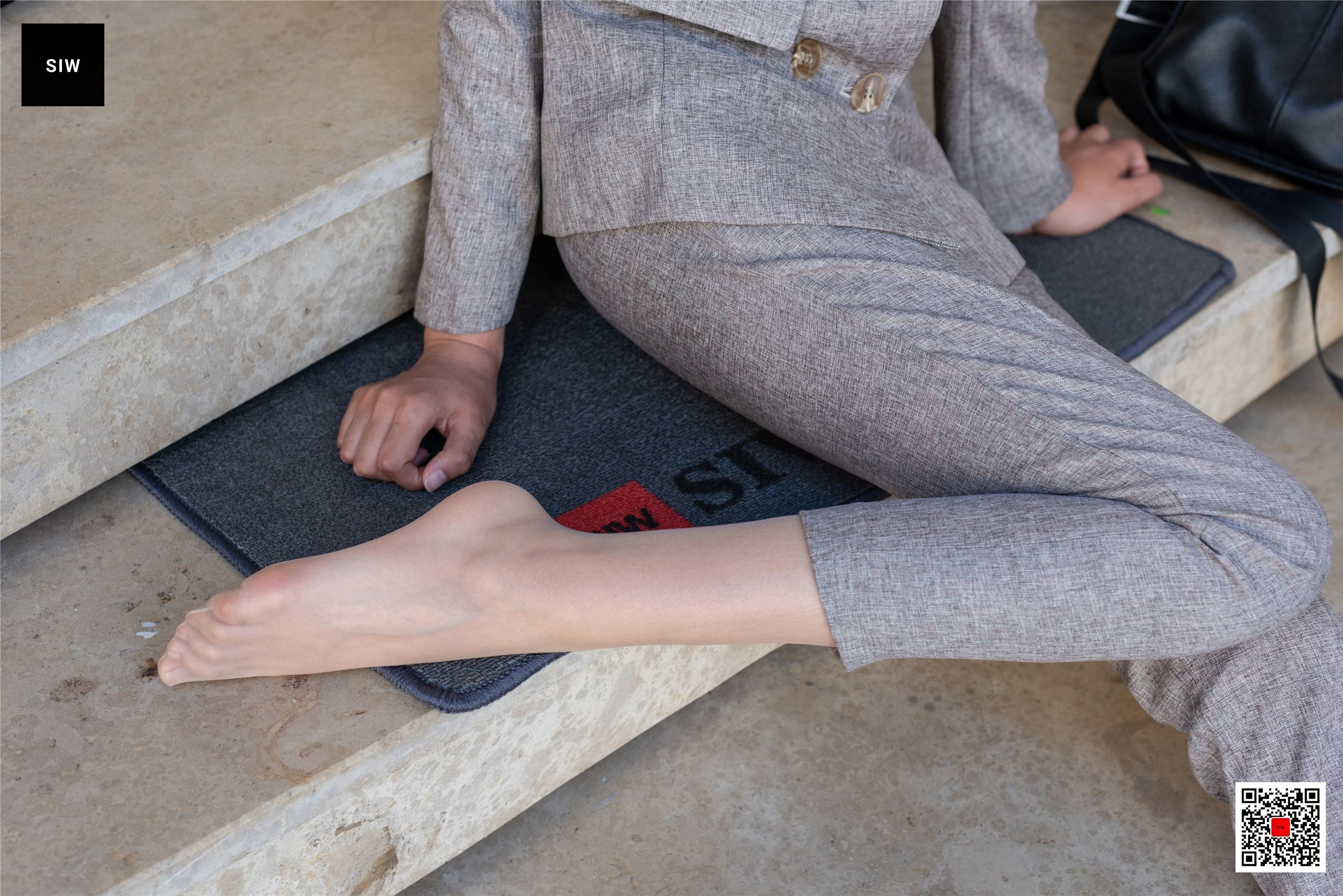 SIW斯文传媒 066 灰咖毛呢双排扣西装七分裤套装 - 嘉慧